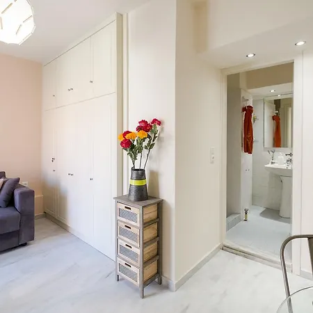 In A Charming Beachfront Studio In Chania Апартаменты